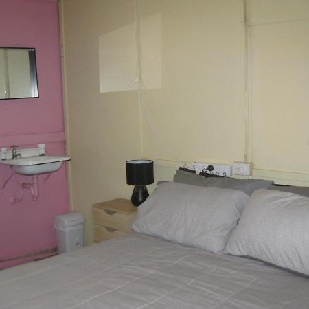 Australian Hotel Winton Budget Hotel Accommodation Exteriör bild