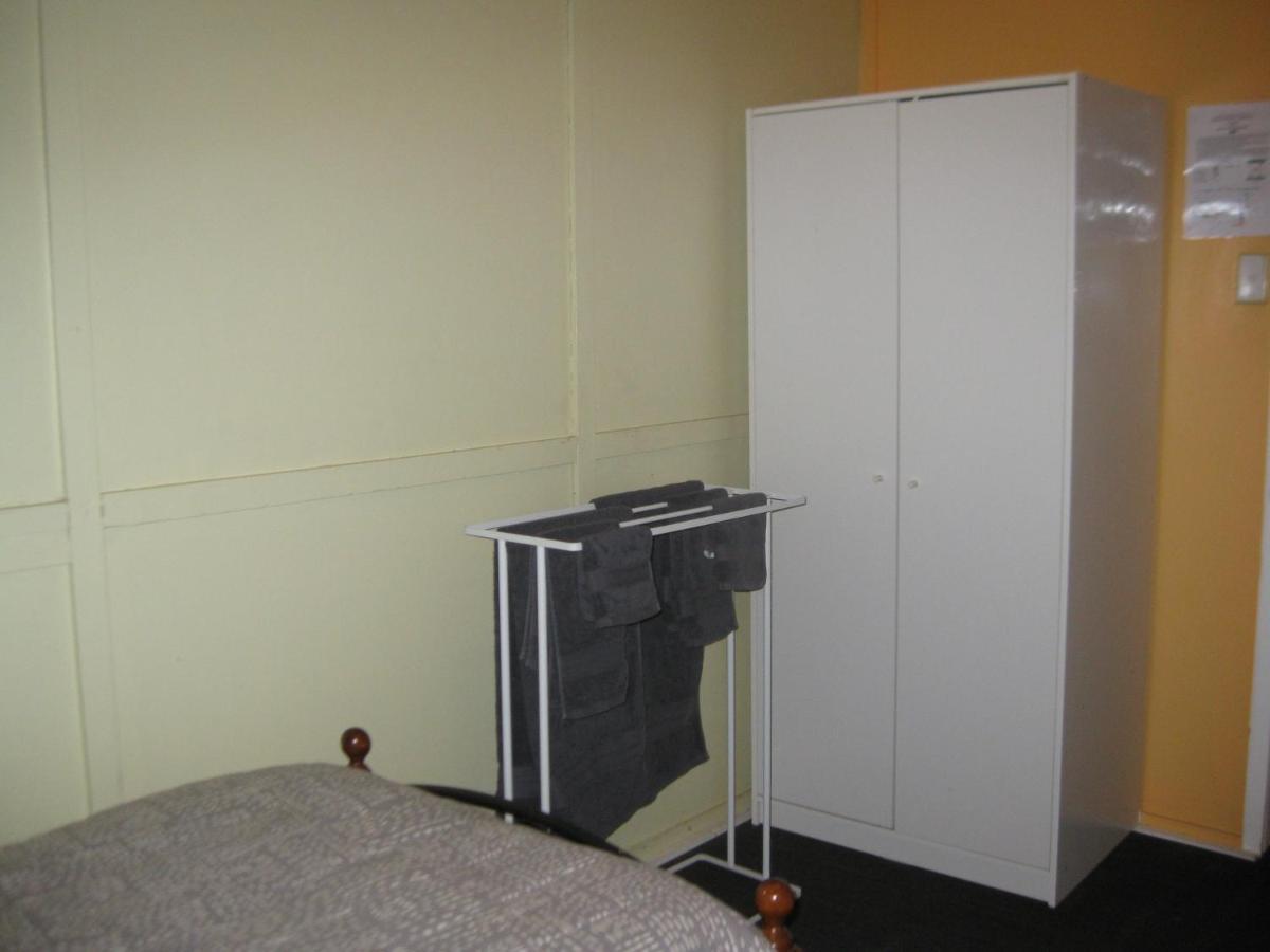 Australian Hotel Winton Budget Hotel Accommodation Exteriör bild