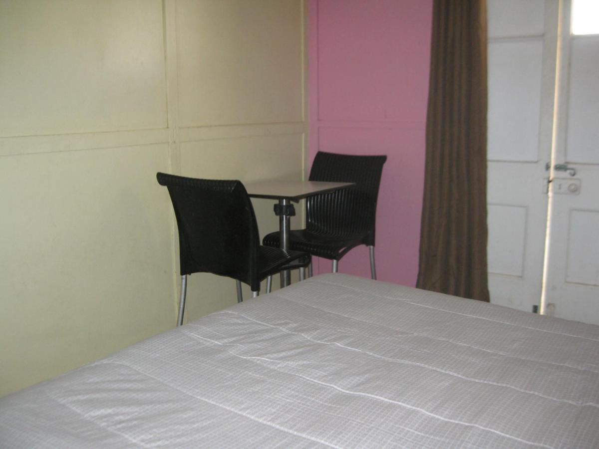 Australian Hotel Winton Budget Hotel Accommodation Exteriör bild