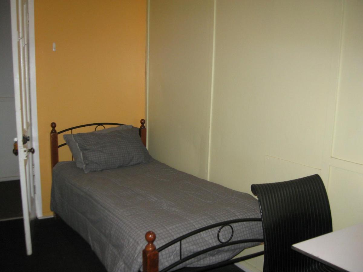 Australian Hotel Winton Budget Hotel Accommodation Exteriör bild