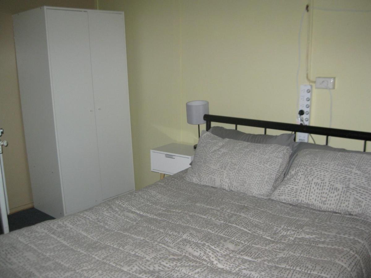 Australian Hotel Winton Budget Hotel Accommodation Exteriör bild