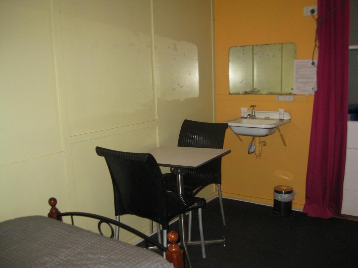 Australian Hotel Winton Budget Hotel Accommodation Exteriör bild