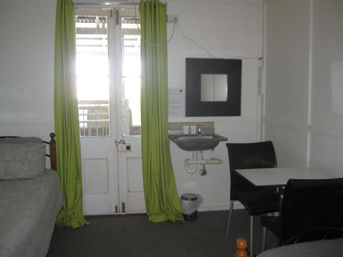 Australian Hotel Winton Budget Hotel Accommodation Exteriör bild