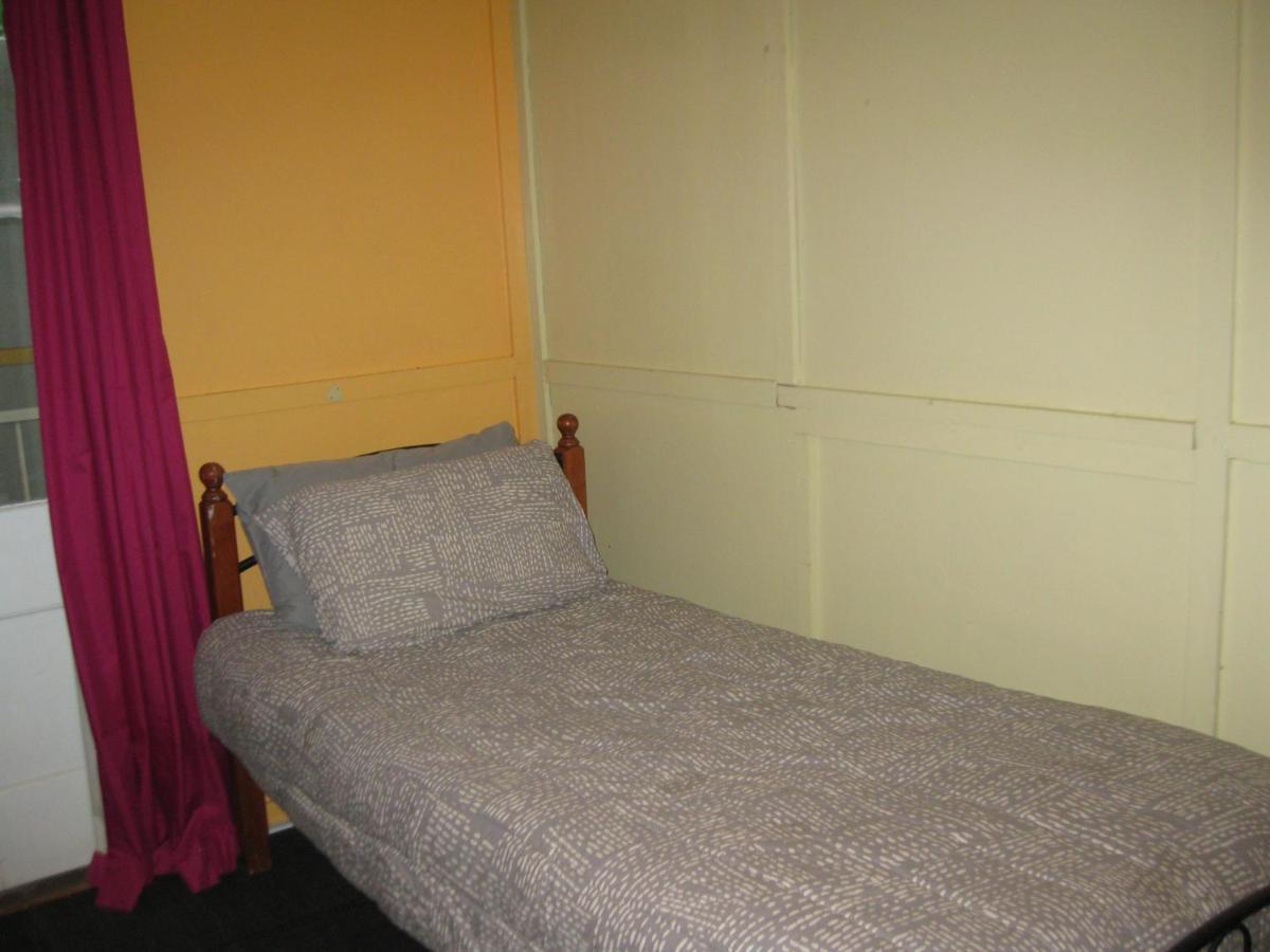 Australian Hotel Winton Budget Hotel Accommodation Exteriör bild